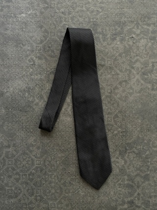 Grafitowy krawat z jedwabiem