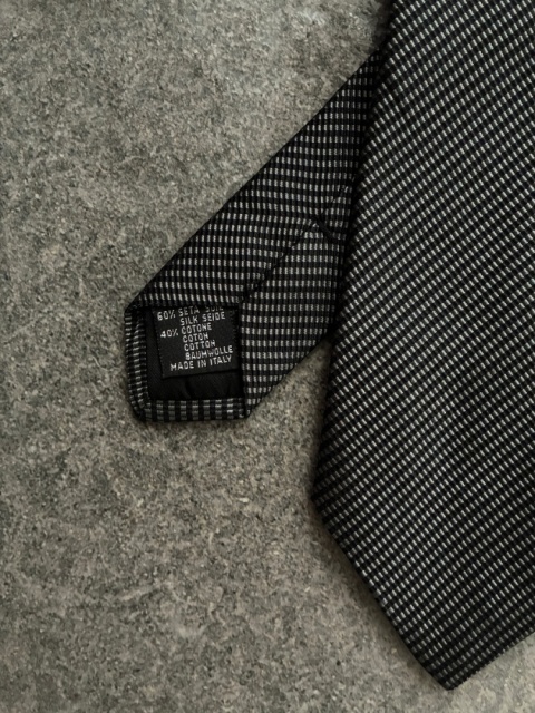 Grafitowy krawat z jedwabiem