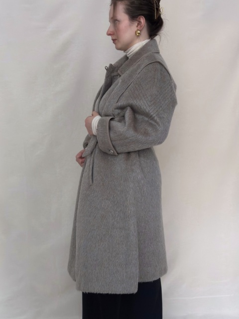 Szary szlafrokowy płaszcz z wełny z lamy